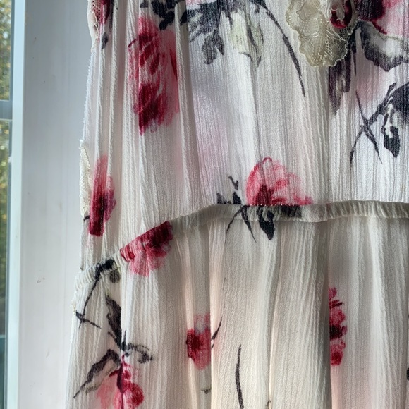 Kendal & Kylie white floral romper - Picture 7 of 8